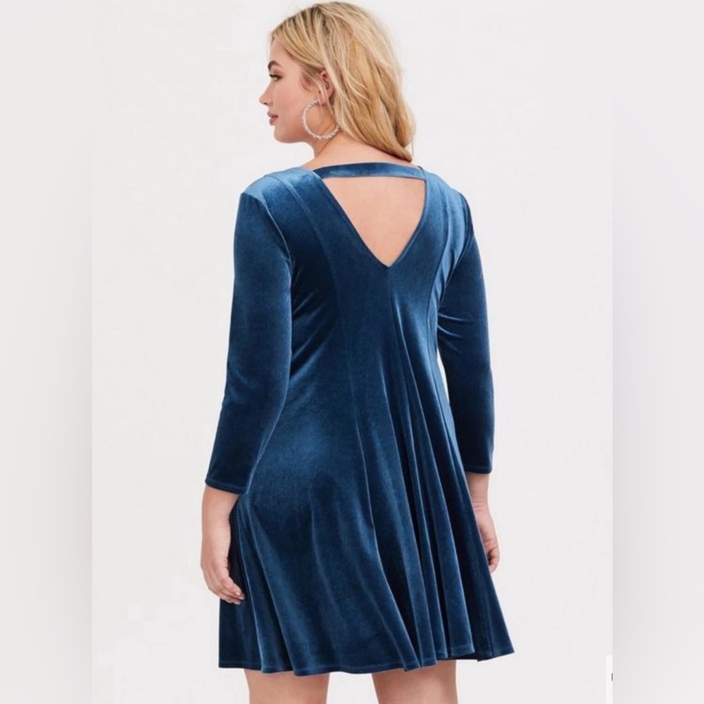 Torrid Mini Velvet Fluted Dress Blue Long Sleeve Size 1 NWT New - Picture 3 of 14